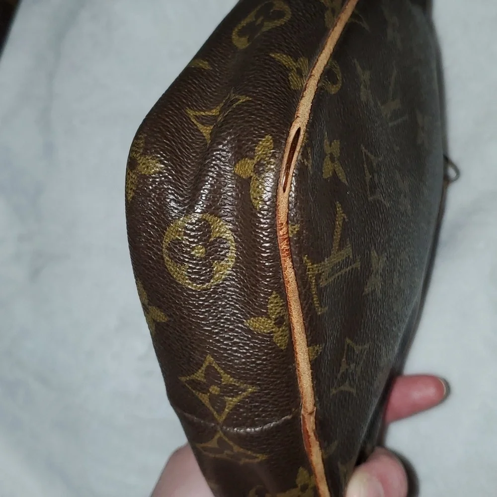 Louis Vuitton Monogram Crossbody Purse